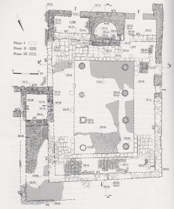 תוכנית החפירה. און 1994, 118. באדיבות רשות העתיקות. © <i> synagogues.kinneret.ac.il </i>