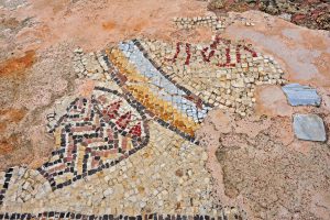 Mosaic fragment - Gilead Peli all rights reserved © <i> synagogues.kinneret.ac.il </i>
