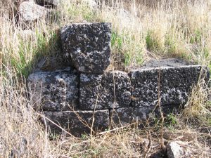 Ashlar wall, courtesy of Eran Meir © <i> synagogues.kinneret.ac.il </i>
