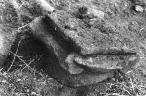 Ionic capital in En Hayadid , IAA survey (see link below) map 46 site 61 fig. 2 courtesy of Zvi Gal and the Israel Antiquities Authority © <i> synagogues.kinneret.ac.il </i>