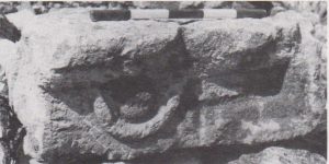 Fragment of ornamated lintel Ilan 1991: 136, courtesy of Almoga Ilan  © <i> synagogues.kinneret.ac.il </i>